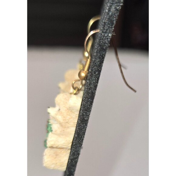 Teddy Bear Christmas Dangle Earrings With Wreath Design Lightweight - Picture 2 of 4